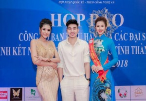 Từ trái sang: Hoa hậu Dy Khả Hân, Nam vương Hoàng Gia Lâm, Hoa hậu Chi Nguyễn