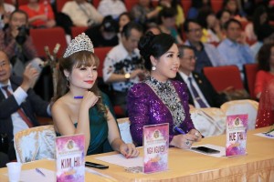 Á hậu Huệ Thư hoàn thành xuất sắc vai trò giám khảo cuộc thi Hoa hậu Sắc đẹp Việt Nam Quốc tế 2019