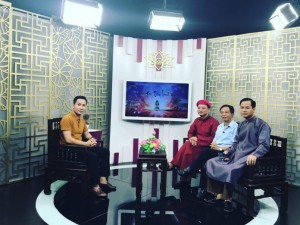 MC Tiến Hoàng dẫn chương trình Văn hóa Tâm linh Việt