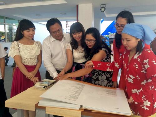 Các nhà thơ trẻ bên cuốn thơ "Sài Gòn độc bản"