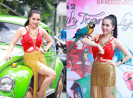 Minh Trang Lyly bên chiếc xe hình chim vẹt của mình