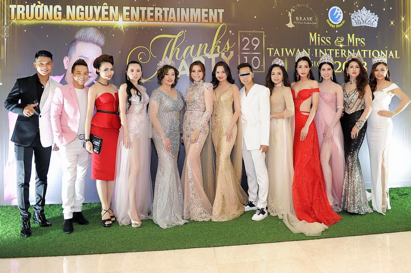 Dàn Hoa hậu, Á hậu lộng lẫy trong đêm dạ tiệc của Trường Nguyên Entertainment