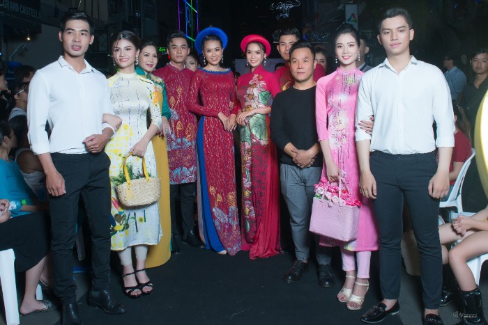 Cùng BST áo dài của NTK Việt Hùng, Top 20 Miss HUTECH 2019 lộng lẫy bước ra Thời trang Phố