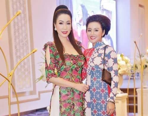 Á hậu Trịnh Kim Chi và Hoa hậu Amy Lê Anh cùng diện áo dài đi dự sự kiện