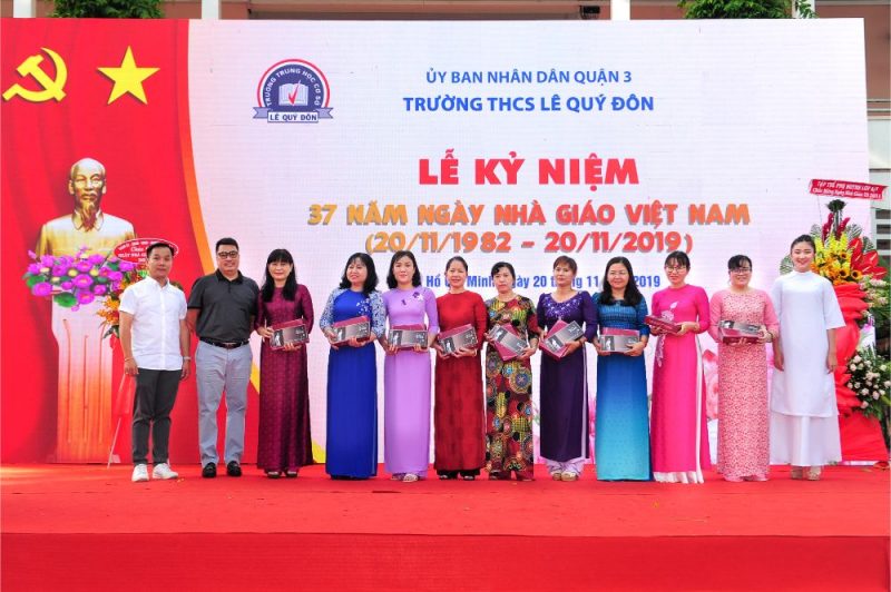 Đại sứ Vũ Trần Bảo Nguyên dành phần thưởng 500 triệu đồng mua áo dài tặng các cô giáo