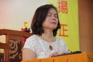 Hàng trăm người dự ra mắt sách về Phan Thị Bích Hằng tại chùa