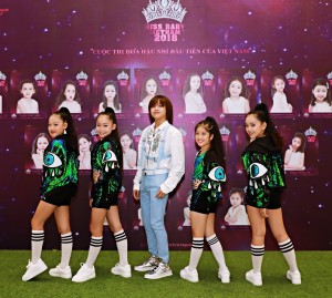 Quán quân Vietnam Idol Kids 2017 Thiên Khôi tại đêm chung kết Miss Baby Việt Nam 2018
