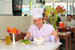Bún Mọc BỐN RÒM - Thương hiệu ẩm thực mới ra mắt của danh hài Hoài Linh
