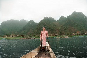 Ca sĩ Quốc Đại diện Áo dài Việt Hùng hát về quê Mẹ trên mảnh đất Quảng Bình