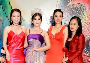 Hoa hậu Hoàng Yến - Hoa hậu Phương Triều - Á hậu Dương Yến Ngọc – Nhà báo Minh Thúy