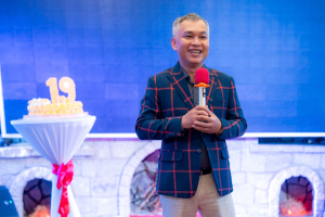 Ông Trần Ngọc Doanh - Tổng Giám đốc Tập đoàn Trần Doãn phát biểu khai tiệc