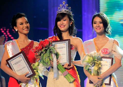 3 người đẹp đăng quang Miss Photo 2012