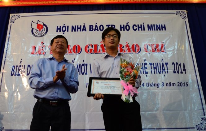 Giải Nhất lĩnh vực Văn hóa - Nghệ thuật thuộc về loạt bài “Công trình văn hóa lãng phí” của phóng viên Kiều Linh - Võ Văn Thành - Trung Tân - Đức Lập - Lam Điền - Chí Quốc - Hữu Khá. Ảnh: Thanh Tùng