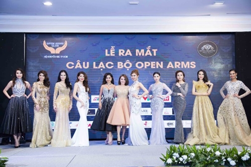 Á hậu Mai Phương Trang giới thiệu bộ sưu tập đầu tay của mình tại Sự kiện ra mắt CLB Open Arms