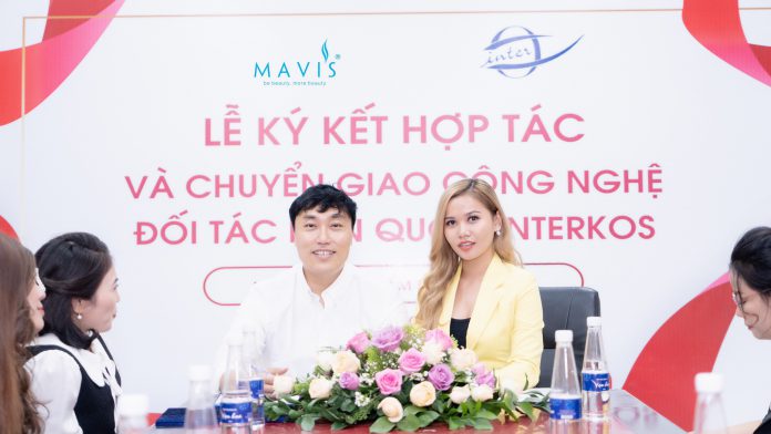 Tổng giám đốc mỹ phẩm Mavi’s Nguyễn Ngọc Xuân Mai ký kết chuyển giao công nghệ cùng Tập đoàn INTERKOS