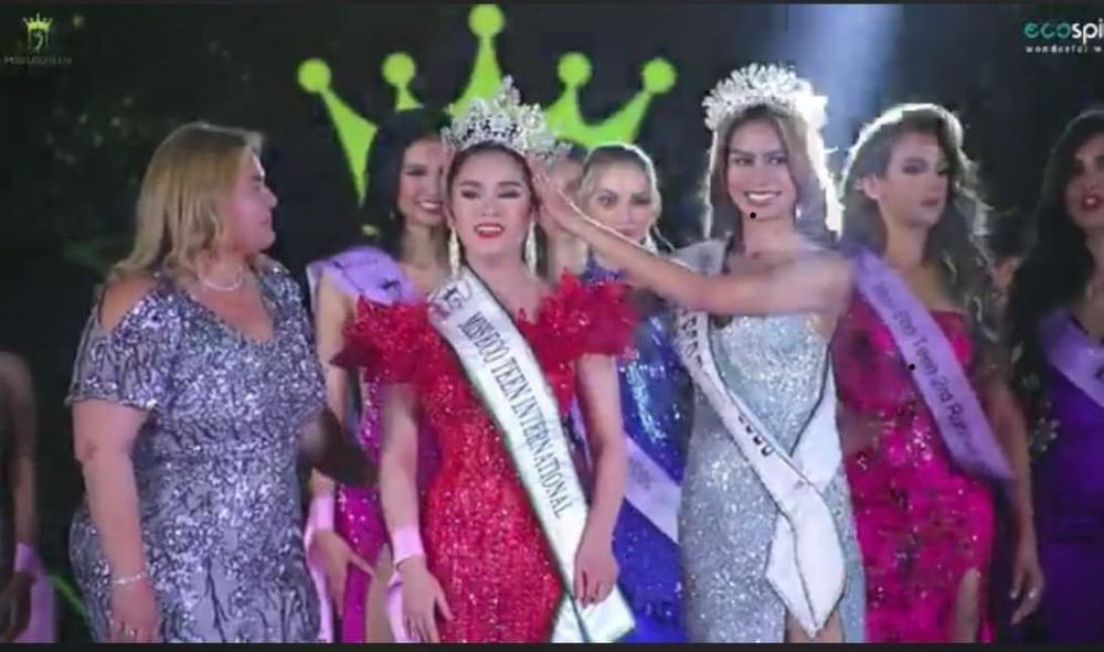 Phút đăng quang của Vũ Huyền Diệu tại Miss Eco Teen International