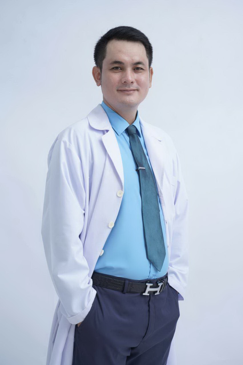 Thien Tam Phó Giám đốc Thiền Tâm, bác sĩ chuyên khoa 1 Nguyễn Hồng Vĩnh